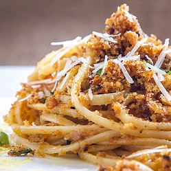 Pasta Ca Muddica - Špagety s ančovičkama a strouhankou