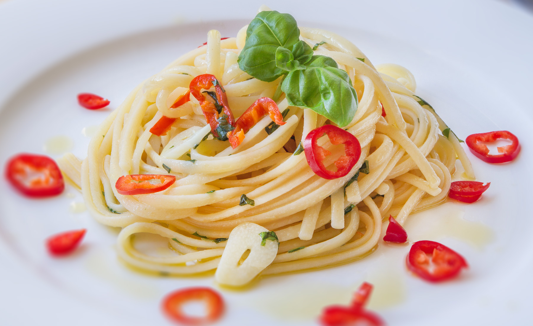 Spaghetti aglio olio e peperoncino